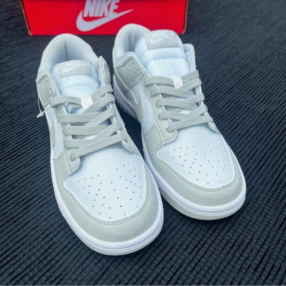 Nike Dunk Low Retro Grey Fog Retro Casual
Sneaker Grey {SIZE 8.5} 🔥😶‍🌫️ - Picture 9 of 12